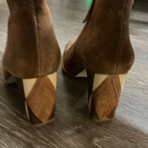 Matisse Suede Booties 7 1/2 - Picture 3 of 6